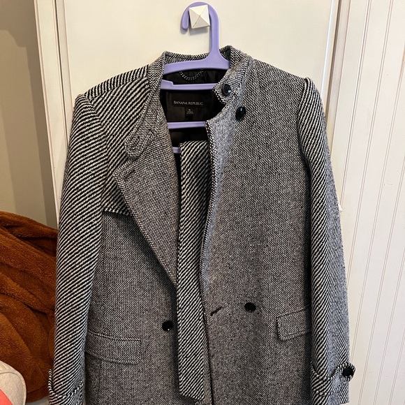 Banana Republic tweed coat- Ladies size Small. Black and white tweed. - Picture 2 of 3